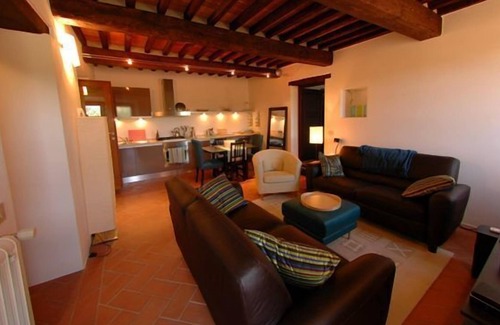 Radda in Chianti House | 2BR Villa Apartment In Heart Of Chianti W/Optional Vespa Scooters