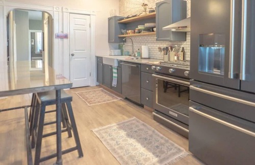 Tower Grove East Condo | 2BR w/Workspaces & Deck/ABODEbucks