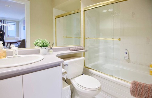 Arbutus Ridge House | 2BRs Guest Suite in Van West