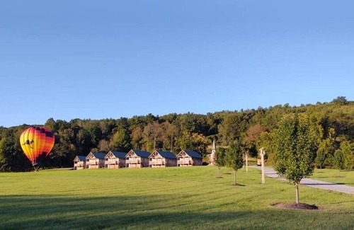 Oneida Cabin | #2Cabins cottages,fishing,creeks, ponds,nature trails,anniversaries celebrations