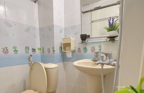 Hang Bai Apartment | 2mins to Hoan Kiem Lake! A small house of Hanoian old style with Washer Kitchen