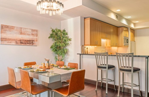 Jackson Condo | 2nd-floor downtown condo with balcony, grill, streaming, fireplace, & mtn views