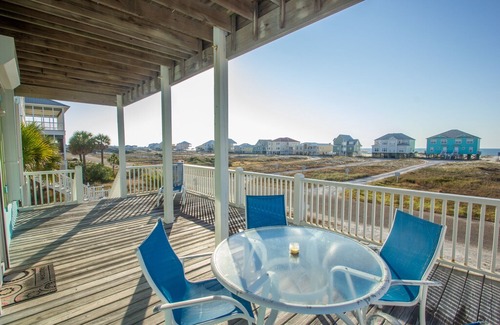 Morgantown House | 2nd tier w/ VIEWS & POOL Access! 4BR Sleeps 10