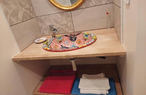 Issoire House | 2room with wooden terrace, 5mn from downtown, very quiet and outside courtyard