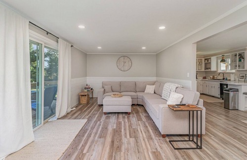 Clare Apartment | 3/2 Clare, MI Quaint Guest House with scenic views!