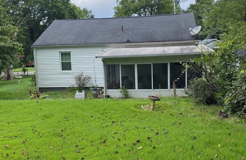 Knoxville Cottage | 3.3 Miles from Neyland Stadium - Renovations almost complete. Ready by 10/10/25