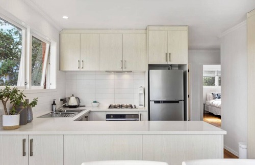 Castor Bay House | 3/4 Beach Road, Castor Bay, Auckland 0620
