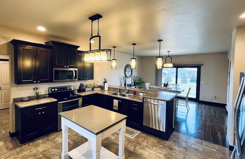 Fond du Lac House | 3,500sqft to relax only 20 minutes from EAA