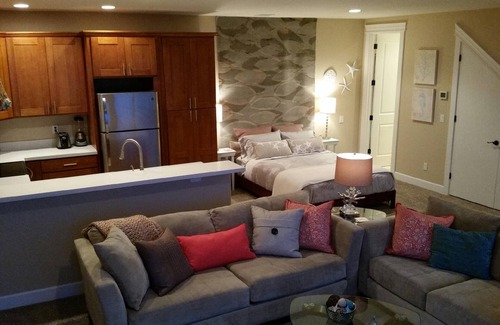 Harbour Pointe Apartment | 3, 6 or 12 month options, close to Seattle, dining, shopping-Waterfront beauty