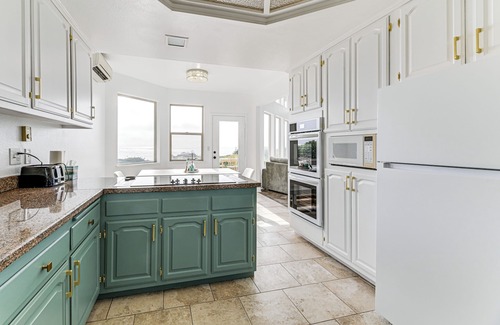 Brookings House | 3-Acre Property: Beachfront Home in Smith River!