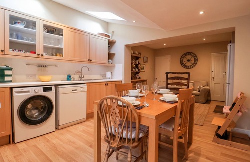 Walberswick Cottage | 3 ALBION COTTAGES, pet friendly, with open fire in Walberswick