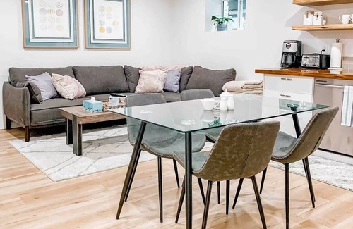 Glenmore House | 3 bdrm suite w/rooftop patio, firetable & sauna + hot tub, cold plunge & more!