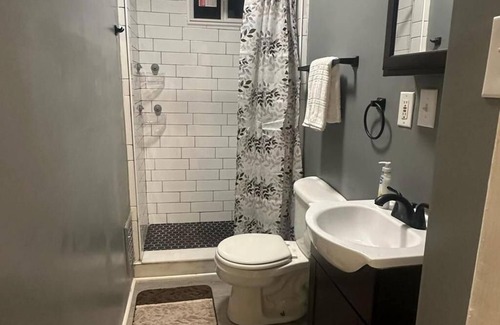 Utica Apartment | 3 bed/1 bath Comfort Apartment in Utica