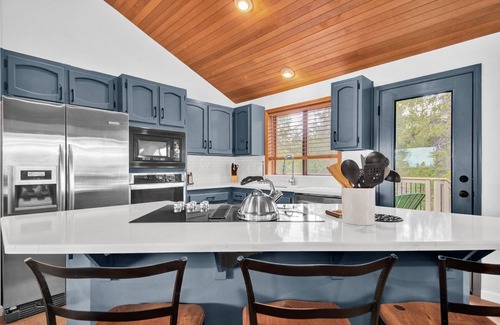 Deer Park House | 3 Bed, 2 Bath, Hot Tub, Recreation Passes - Tan Oak 2