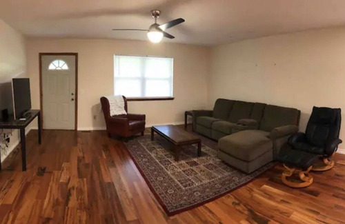 Moodys House | 3 bed, 2 bath on 40 acres with 1/2 of Spring Creek