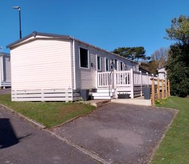 New Forest District House | 3 bed 2 bath peaceful location passes included