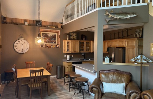 Nisswa Cabin | 3 Bed 3 Bath Cabin & Guest Cabin on Gull Lake Chain Across from Golf Course!