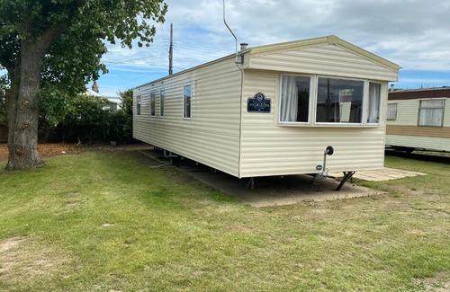 Great Yarmouth House | 3 Bed 8 Berth Caravan in California Cliffs - M1