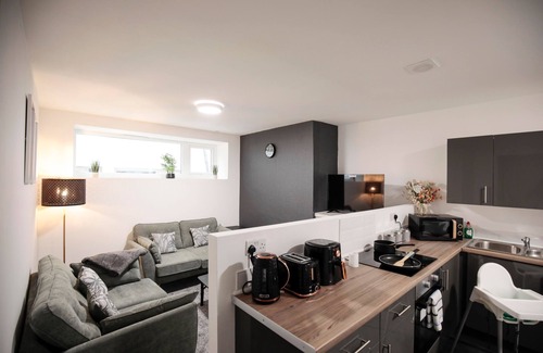 Oldham Apartment | 3 Bed Apartment in Oldham