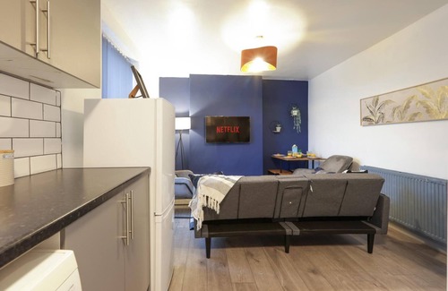 Chapeltown Apartment | 3 Bed flat - Near Leeds City Centre- FREE parking/Wifi/Fits 7