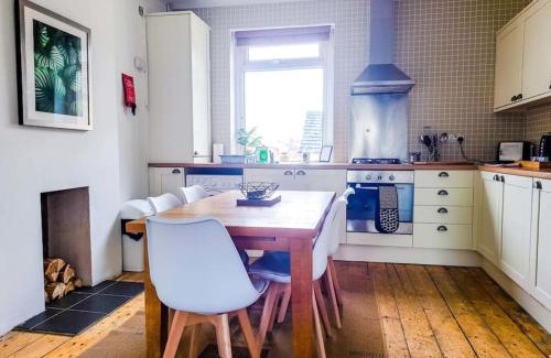 Grangetown Apartment | 3 bed flat near to Cardiff and Cardiff Bay