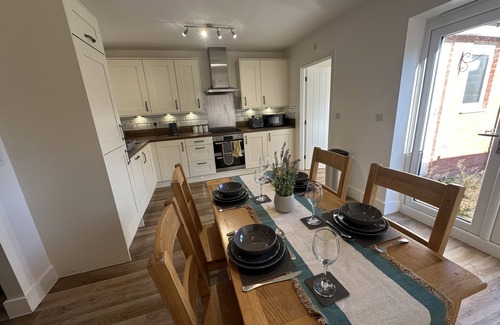 Stafford House | 3 Bed Home Stafford Business Travel