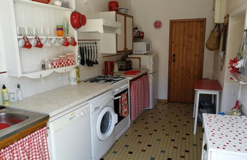 Nantille House | 3 Bed House - Sleeps 6 - Pool - HotTub - Garden