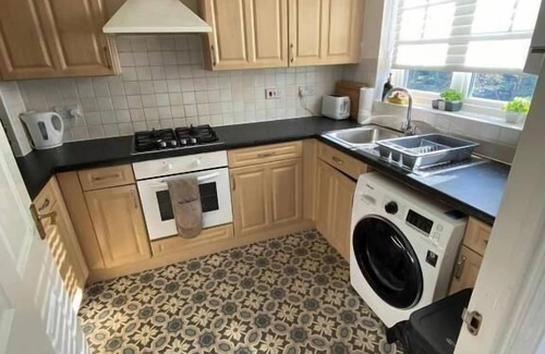 Maidstone House | 3 Bed House - Sleeps 6 - Parking - Wifi