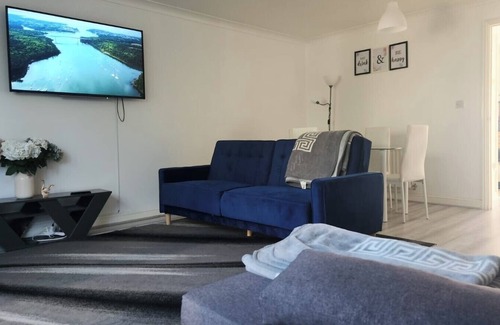 Maidstone House | 3 Bed House - Sleeps 6 - Parking - Wifi