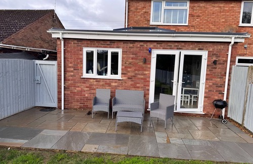 Heacham House | 3 Bed House - Sleeps 6 - Pets - Garden - Parking