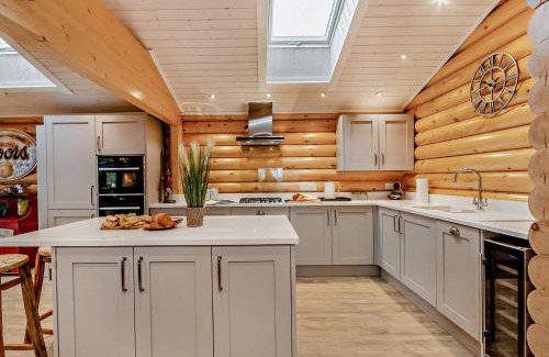 Underwood House | 3 Bed in Brinsley 93794