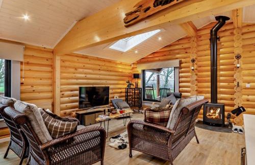 Underwood House | 3 Bed in Brinsley 93794