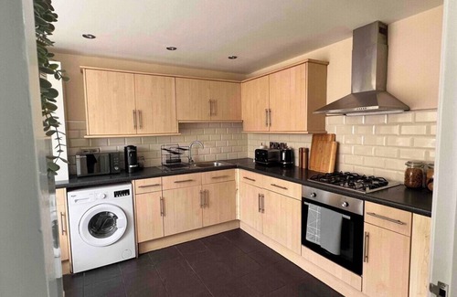 Stratford House | 3-Bed Large Garden House Stratford,Free Parking