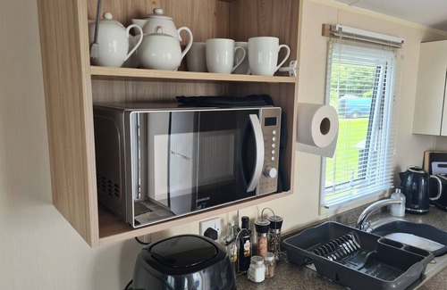 Millom Cabin | 3 Bed Lodge - Sleeps 6 - Parking - Pets - Wifi