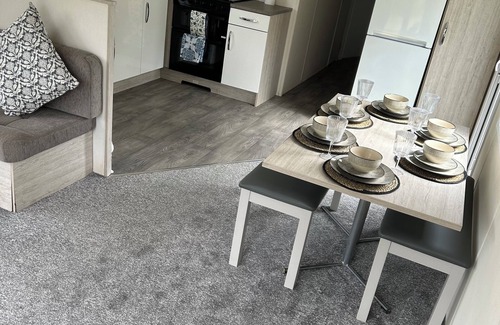 Great Houghton House | 3 bed mobile home - Holiday Park