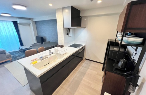 Joto Apartment | 3 bed room max 6 persons! Easy access to Namba and Shinsaibashi! 4 min.
