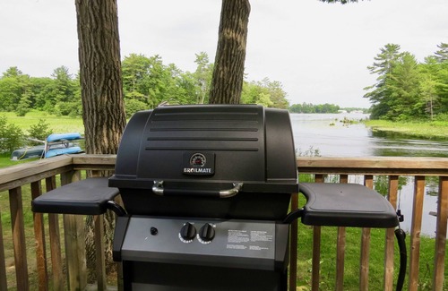 Port Severn Cottage | 3 BEDRM WATERFRONT COTTAGE, CANOE, KAYAKS, WIFI