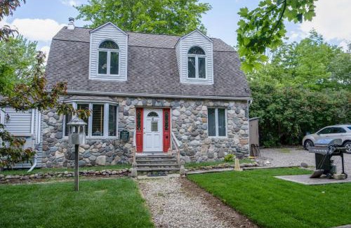 Bar Harbor House | 3 Bedroom 2 Bath Carriage House (Pet Friendly)