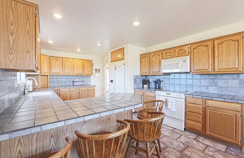 Wickenburg House | 3 Bedroom 2 bath home in Wickenburg AZ with horse facilities and pool.