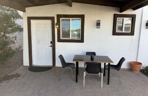 Mesa House | 3 Bedroom, 2 Bath Whole House, ASU, Tempe, Scottsdale on Light Rail