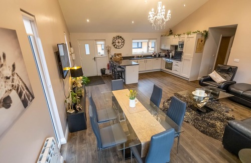 Otterburn Cabin | 3 Bedroom 2 bathroom luxurious lodge with hot tub stunning Northumberland