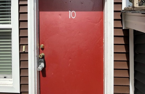 Blacksburg Apartment | 3-bedroom, 2 Story apartment in the heart of Hokie Nation!