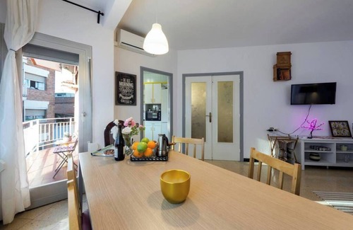 Sant Adria de Besos Apartment | 3 bedroom apartment, 15 minutes from BCN city center, 8 min. walk from the beach