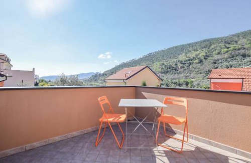 Cisano sul Neva House | 3 bedroom accommodation in Cisano sul Neva