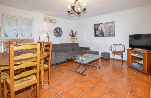 Casalabriva House | 3 bedroom accommodation in Casalabriva