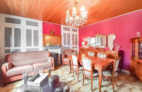 Bourthes House | 3 bedroom accommodation in Senlecques