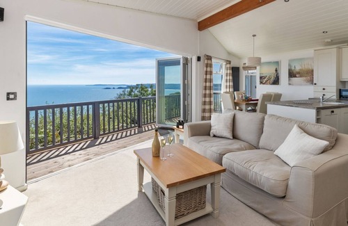 Wiseman's Bridge Cabin | 3 bedroom accommodation in Summerhill, Amroth