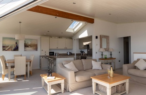 Wiseman's Bridge Cabin | 3 bedroom accommodation in Summerhill, Amroth