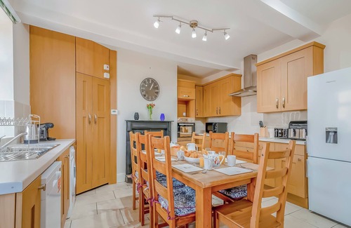 Pontefract Cottage | 3 bedroom accommodation in Featherstone, near Wakefield