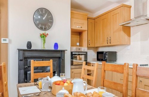 Pontefract Cottage | 3 bedroom accommodation in Featherstone, near Wakefield